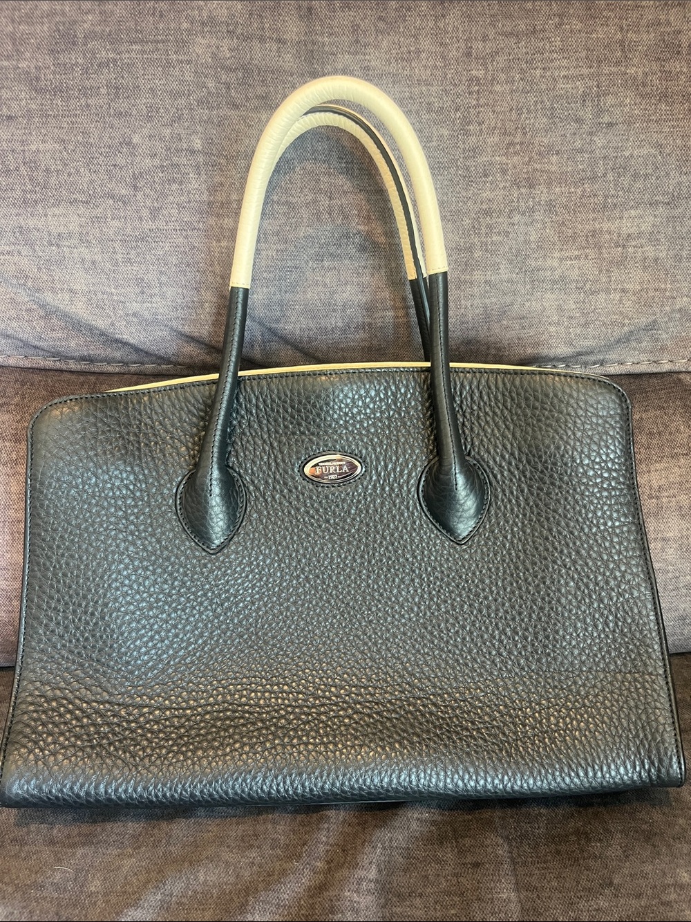 EUC vintage Furla East/West Top Handle Satchel. Super clean